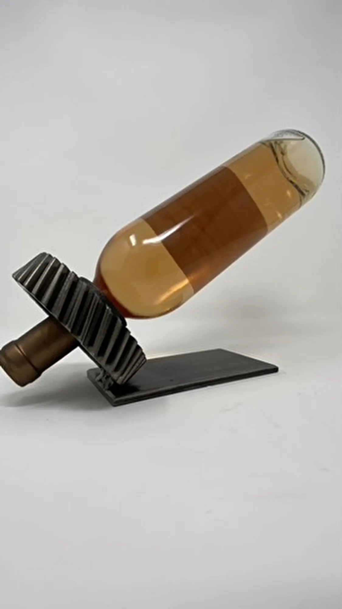 Transmission Gear Wine Holder, Transmission gear and steel base